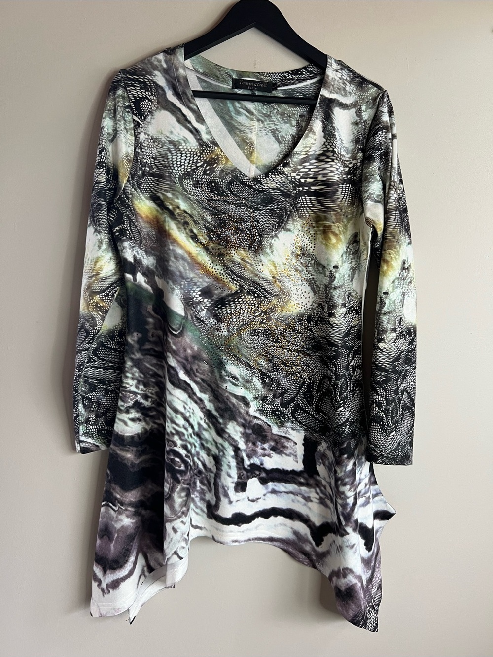 Temptation Italy Abstract Print Asymmetrical Tunic Top Long Sleeve V Neck
